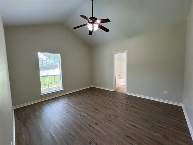 Foto del edificio - 921 Cedar Ridge Dr
