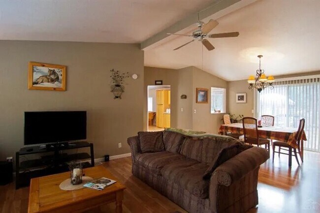 Foto del edificio - Well Cared for Home on Over 10 acres!