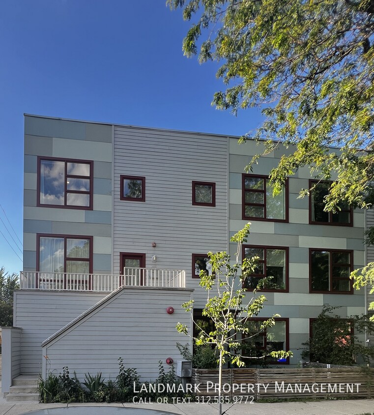 Primary Photo - 2810 W Walton St