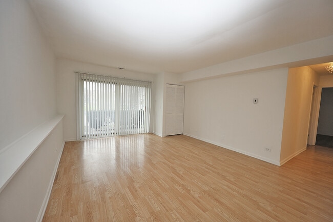 Building Photo - 900 Perrie Dr
