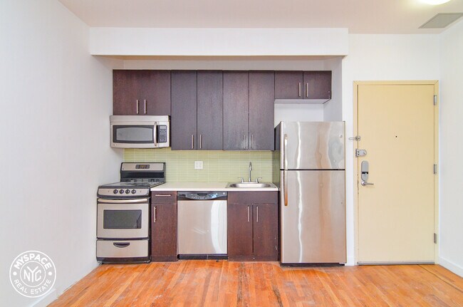 Foto del edificio - 184 Noll St