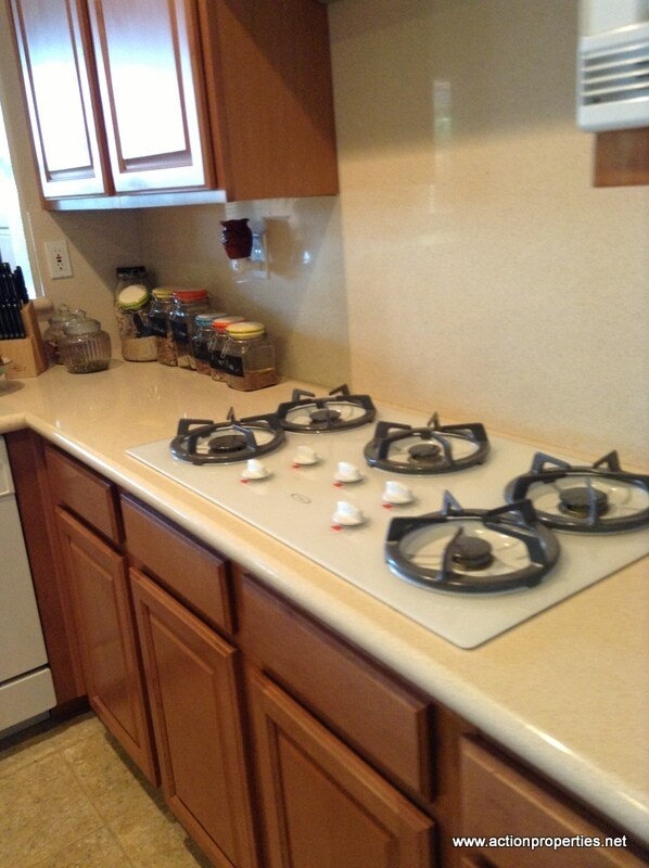 Building Photo - Action Properties R.E.S. Inc. Offering Beautiful Highland Park Single Story 3 Car, 4 Bedroom, Gar...