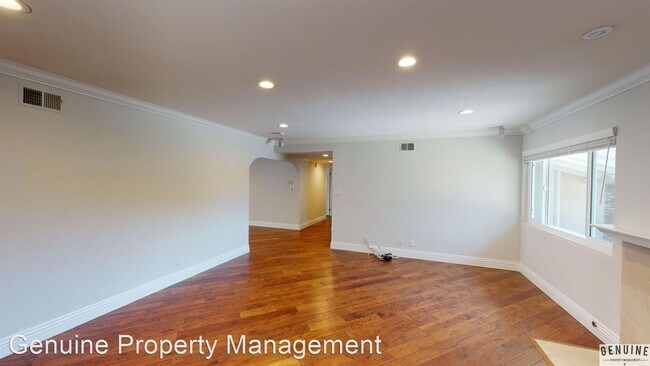 Building Photo - 4 br, 2 bath House - 2321 East Monroe Avenue