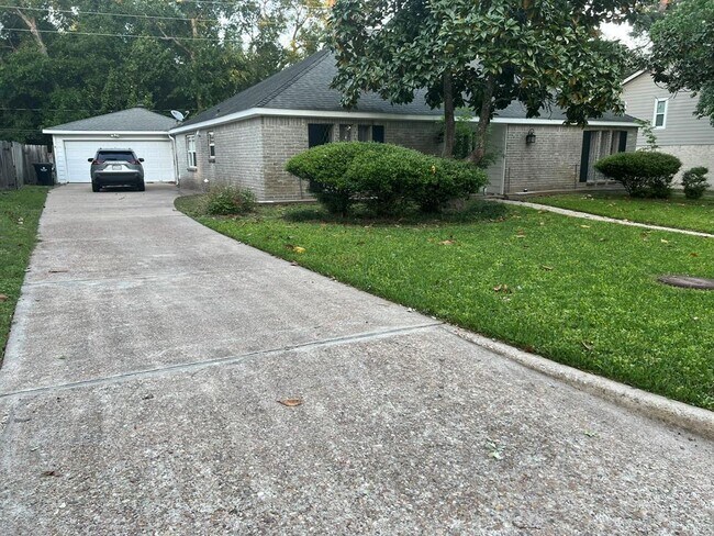 Foto del edificio - 16306 Kleinwood Dr