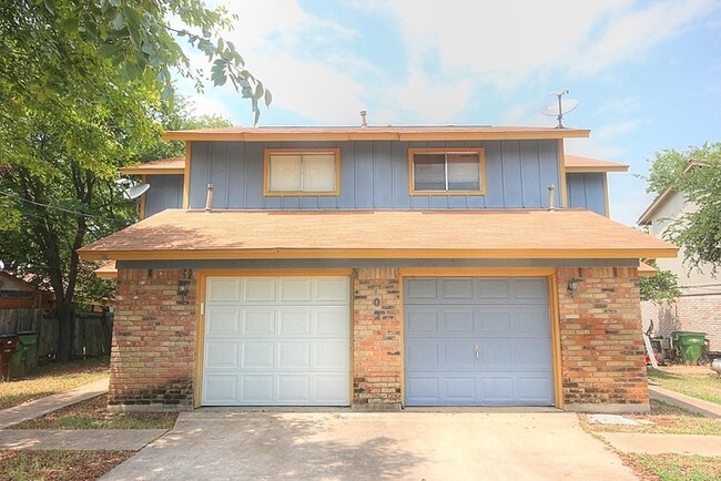 Building Photo - Spacious Duplex in Round Rock!