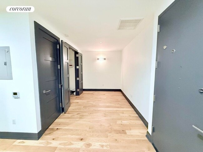 Building Photo - 10 Montieth St