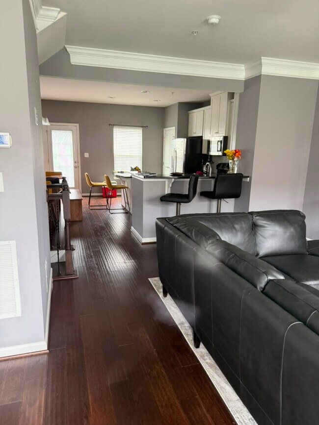 Foto del edificio - 4662 Hudson St