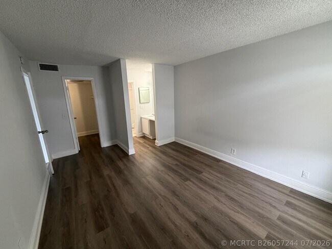 Foto del edificio - 4419 Treehouse Ln