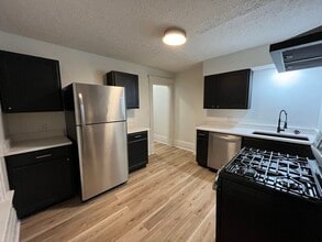 Building Photo - 88 Hawkes Ave