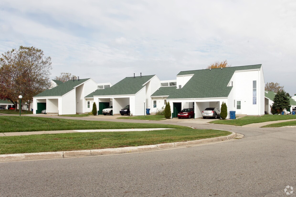Foto principal - Meadowlanes Townhomes