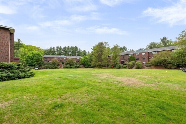 Foto del edificio - 50 Spencer Rd
