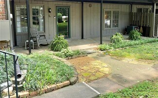 Building Photo - 3085 Colonial Way