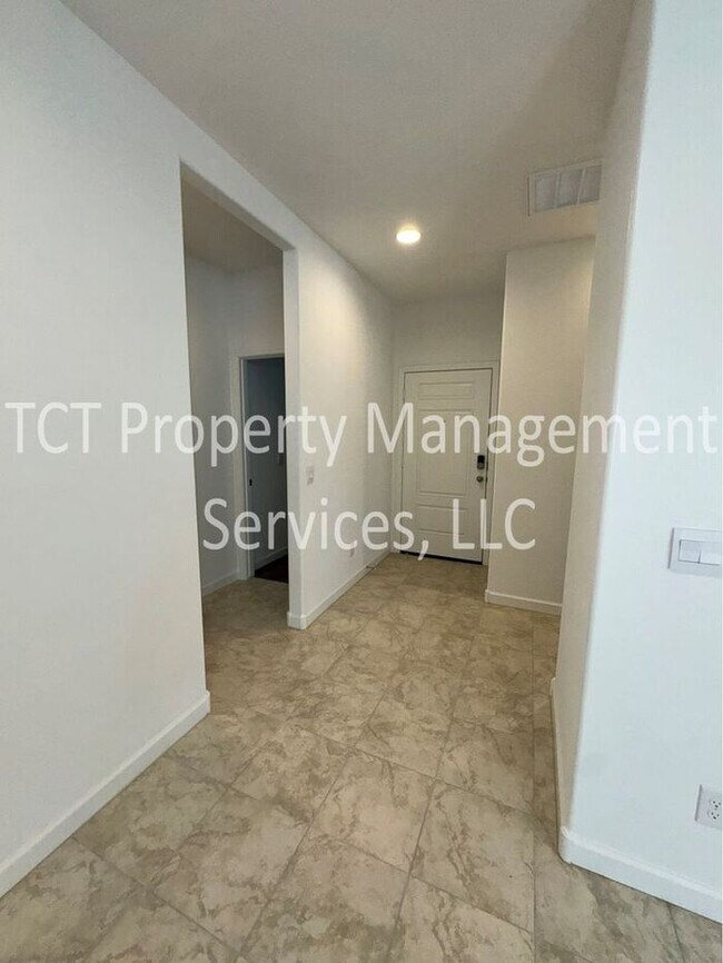 Foto del edificio - Brand New Home in San Tan Valley!