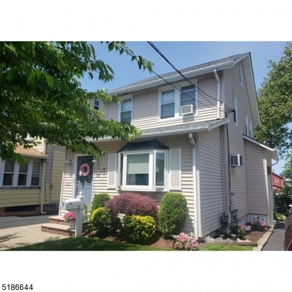 535 Summer Ave, Lyndhurst Twp., NJ 07071 Townhome Rentals in