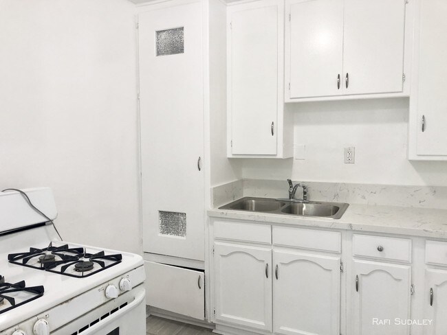 Foto del edificio - 2241 W. 14th Street