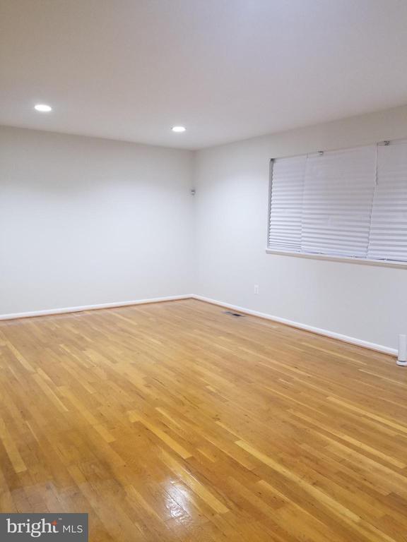 Building Photo - 836 Booker Dr