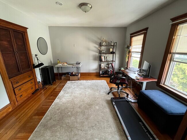 Foto del edificio - 97 Nightingale Ave
