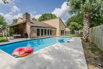 Building Photo - 1550 Wood Lodge Dr