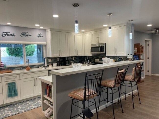 Building Photo - Beautiful 55 or better community, Availabl...