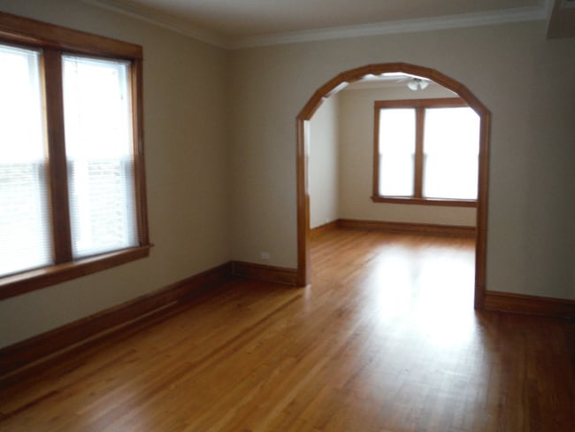Foto del edificio - 4924 W School St