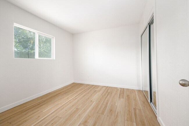 Building Photo - 767 Ball Ave