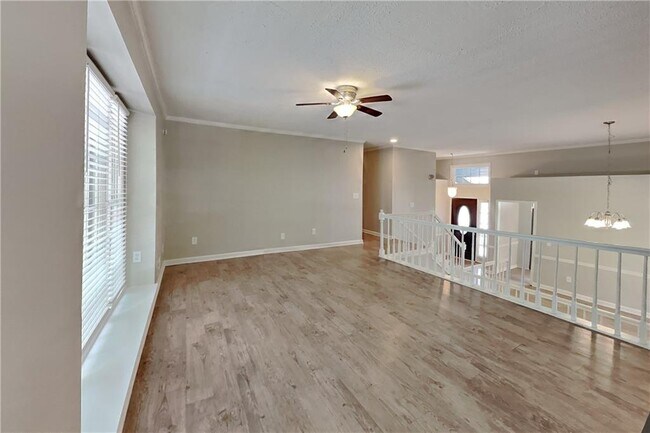 Foto del edificio - 345 Deerwood Dr