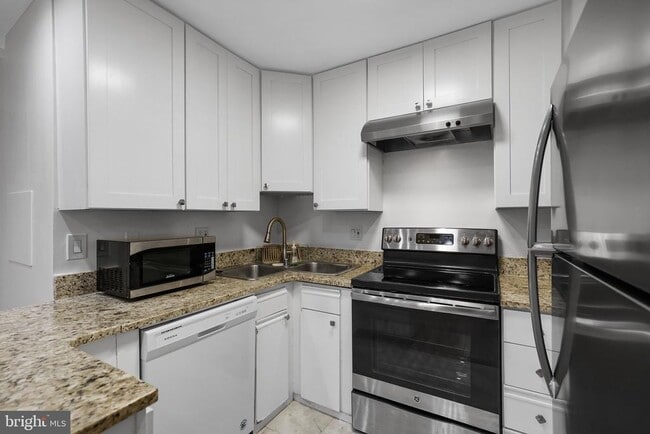 Building Photo - 1828 California St NW