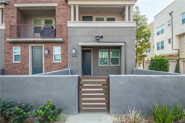 Foto principal - 8010 Ackerman St