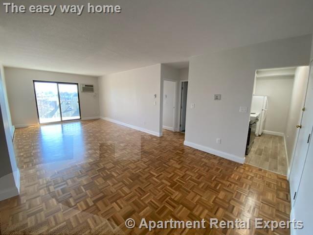 Foto principal - 2353 Massachusetts Ave