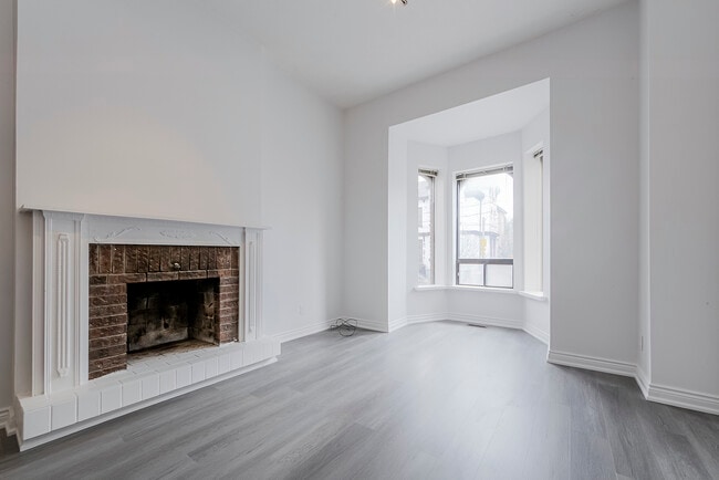 Photo du bâtiment - 204 Gerrard St E