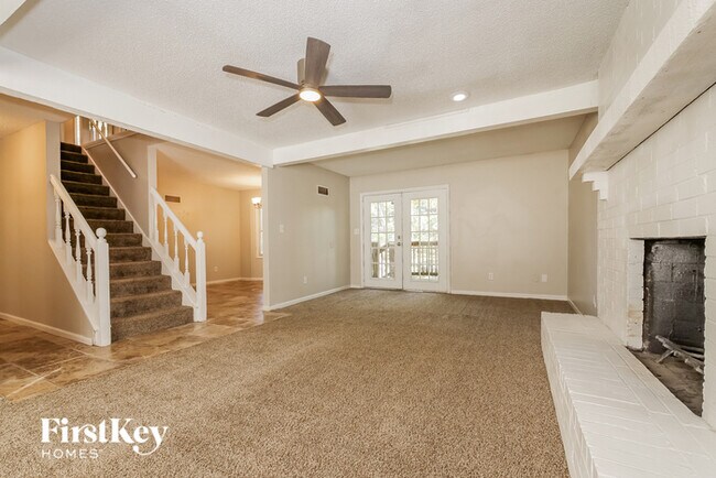 Building Photo - 1609 SW Mic-O-Say Dr
