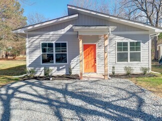 Building Photo - 811 Martin St