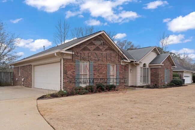 Foto del edificio - 4856 Spring Ridge Dr