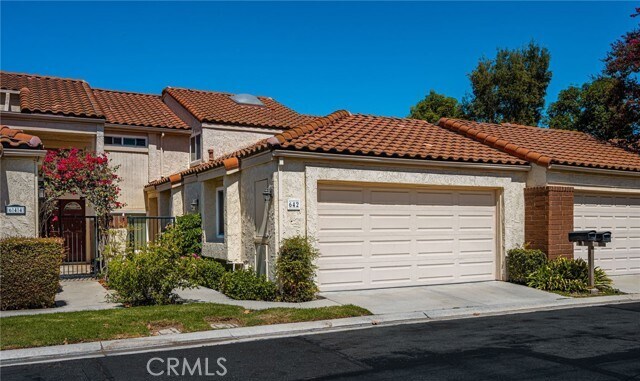 Foto del edificio - 642 Colonial Cir