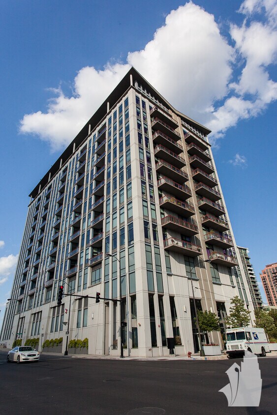 Primary Photo - 740 W Fulton St