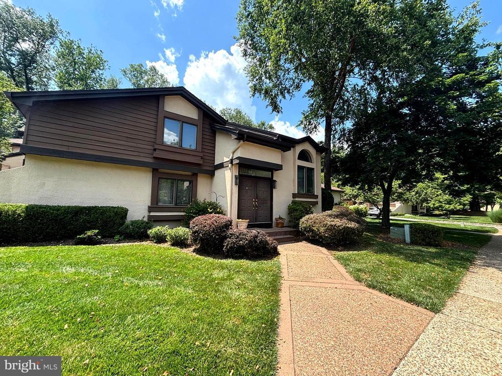 Foto principal - 514 Sayre Dr