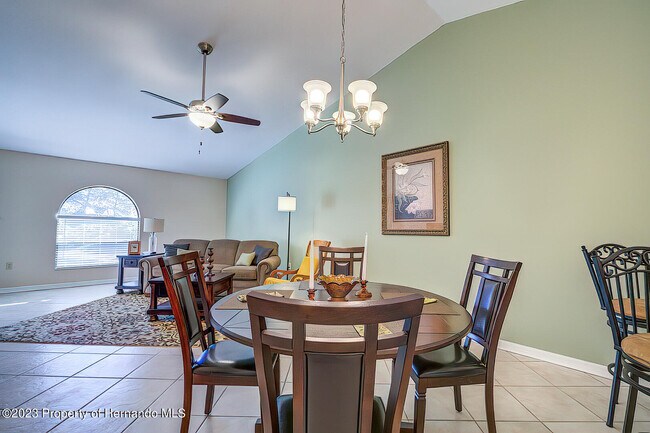 Building Photo - 9187 Lingrove Rd