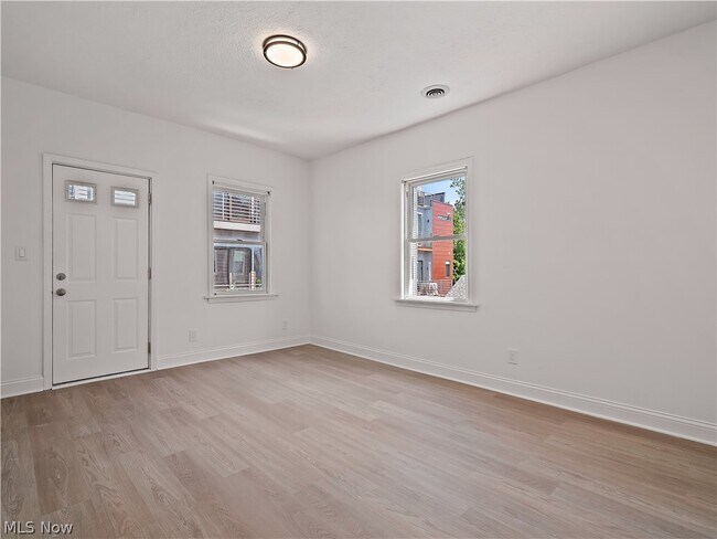 Foto del edificio - 2037 W 11th St