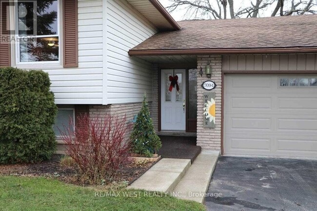 Building Photo - 7094 Casey St
