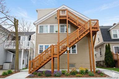 Building Photo - 710 Emmet St