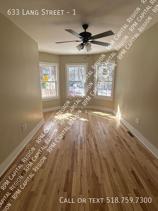 Foto del edificio - 633 Lang St