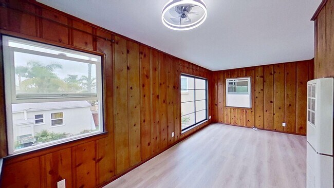 Building Photo - 212 1/2 Knoxville Ave, Huntington Beach: 1 Bed 1 Bath Unit With Private Garage and Yard!