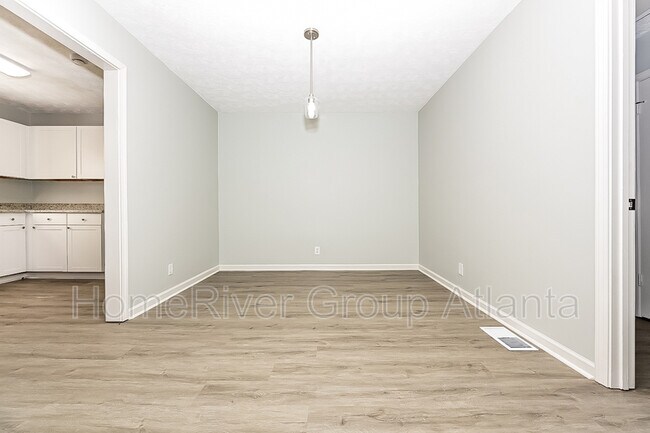 Foto del edificio - 2453 Calvin Ave