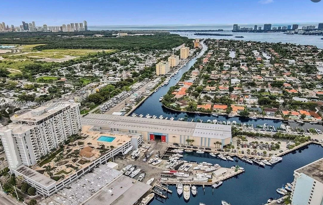 Primary Photo - 13499 Biscayne Blvd
