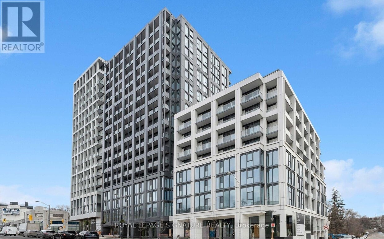 Primary Photo - 2020-2020 Bathurst St