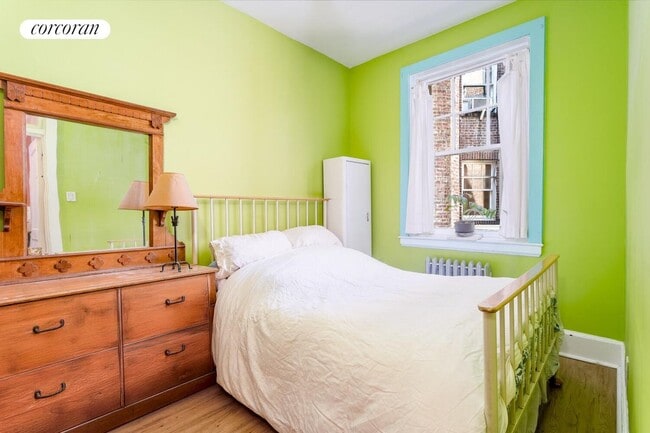 Building Photo - 27 Commerce St