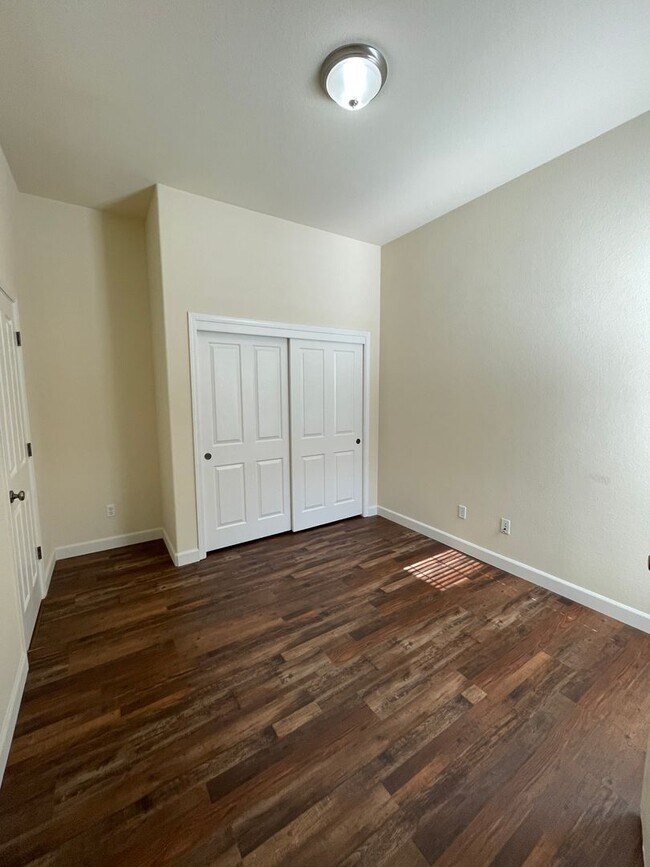 Building Photo - Large Home With Separate Living Room, Dini...