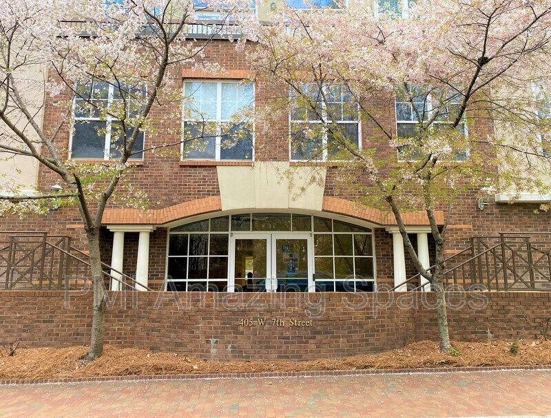Primary Photo - 405 W 7th St