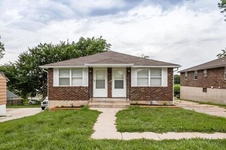 Building Photo - 4504-4506 N Jackson Ave