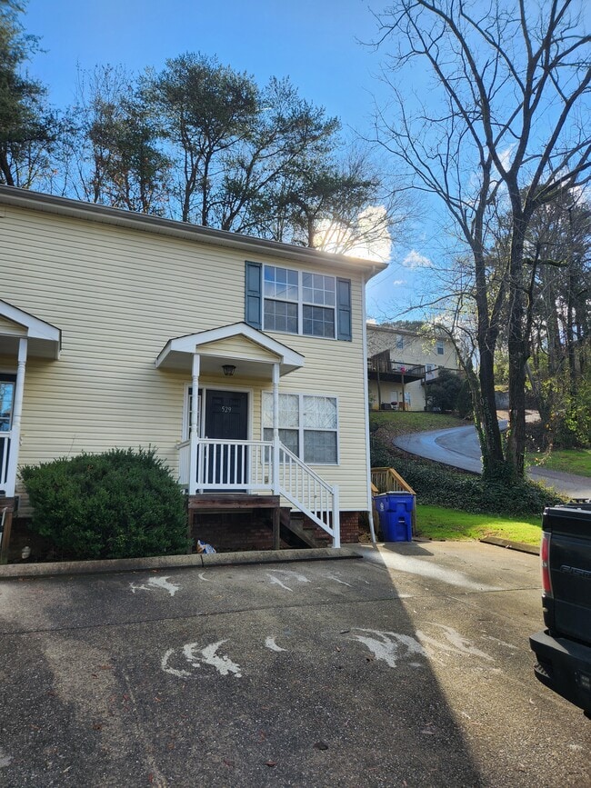 Foto del edificio - 529 Crest Dr SW